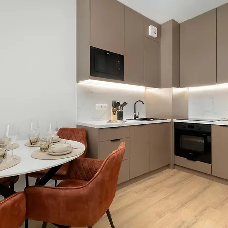 דירה Beige And Blue In With Garden And Parking By Renters