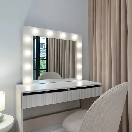 Beige And Blue In With Garden And Parking By Renters 格但斯克