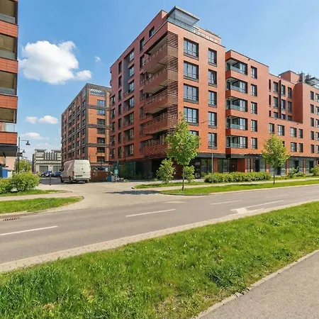 Beige And Blue In With Garden And Parking By Renters *